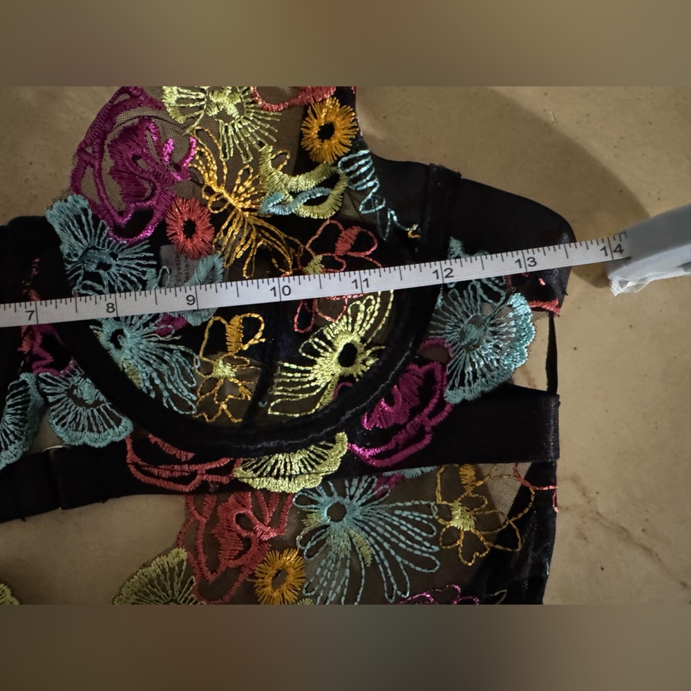 Floral Embroidered Lingerie Set NIP - Picture 6 of 9